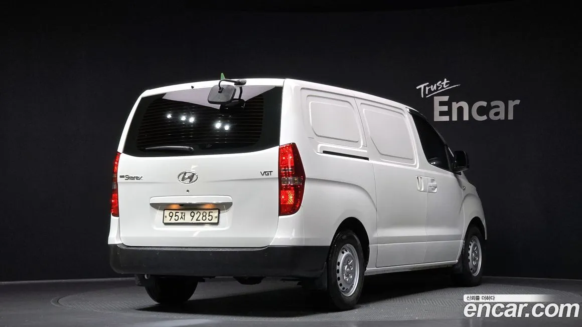 Hyundai Starex — фото 2