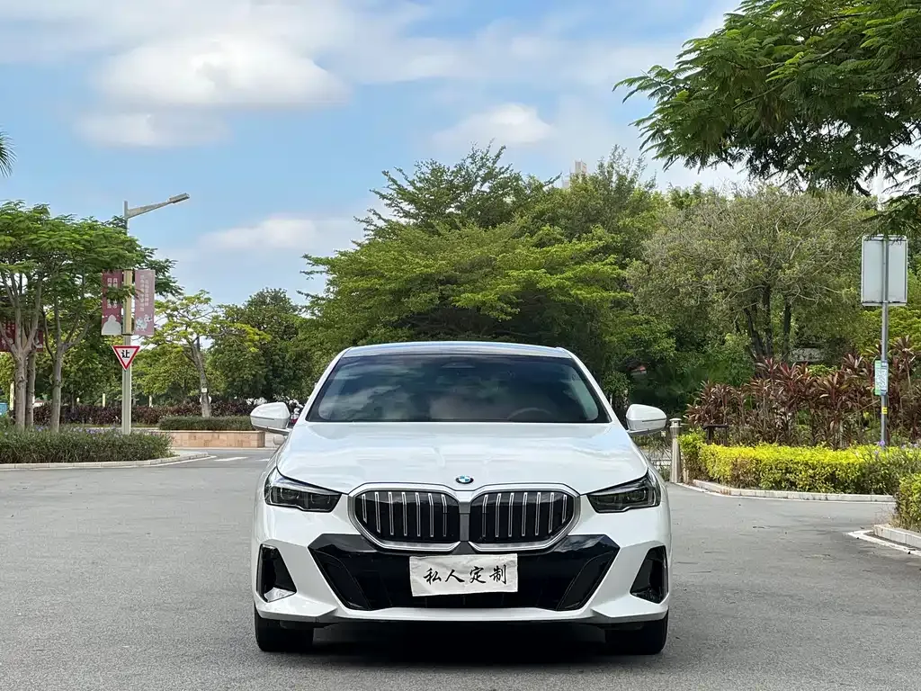 BMW 5 Series — фото 2