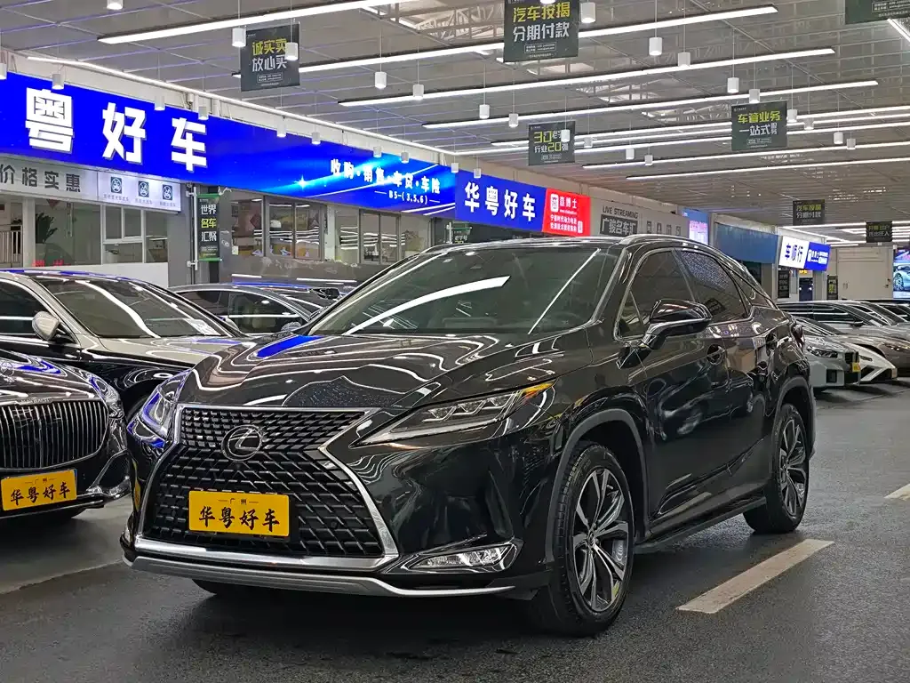 Lexus RX — фото 1