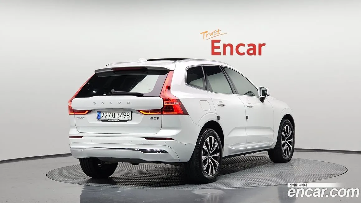 Volvo XC60 — фото 2