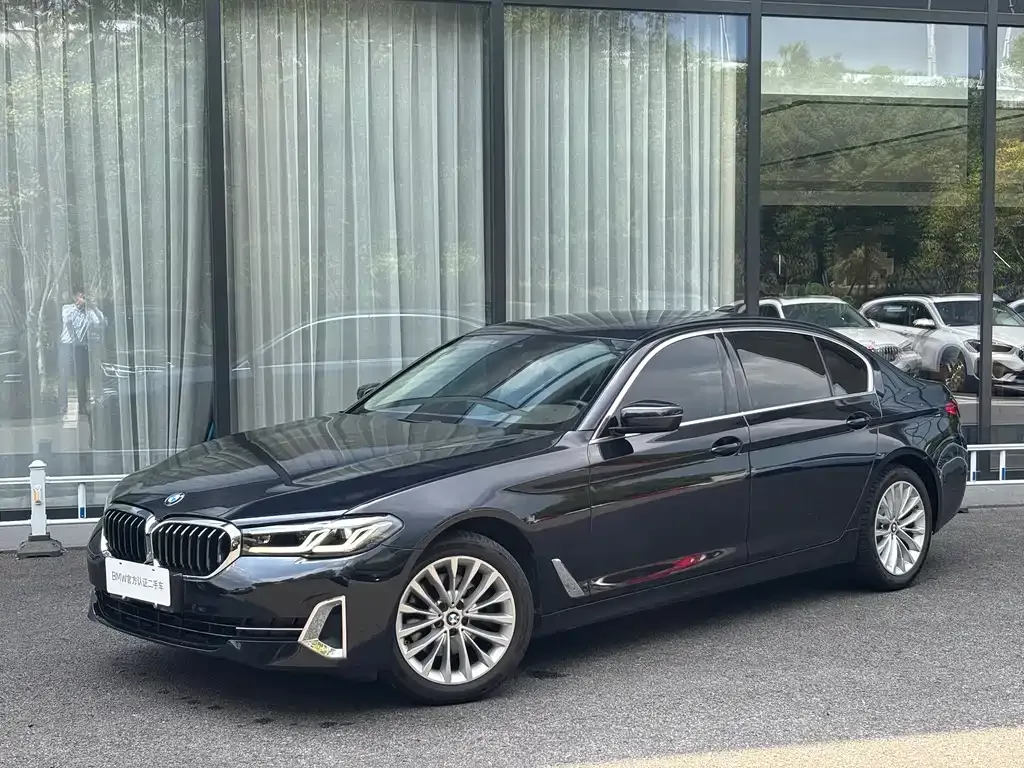 BMW 5 Series — фото 1