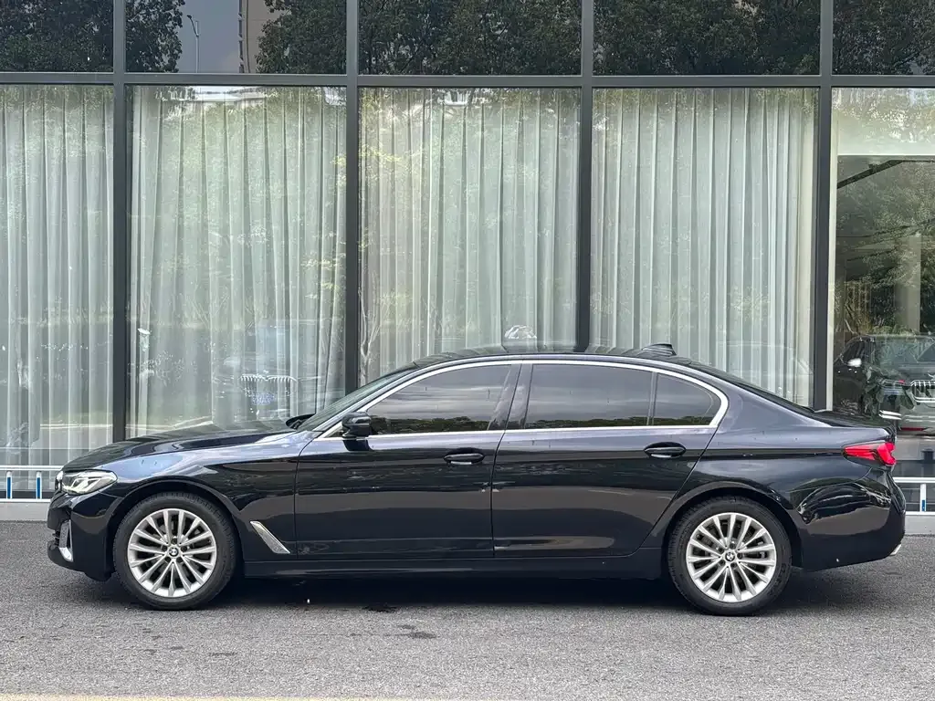 BMW 5 Series — фото 3