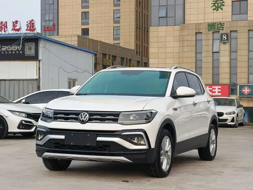Volkswagen T-Cross — фото 1