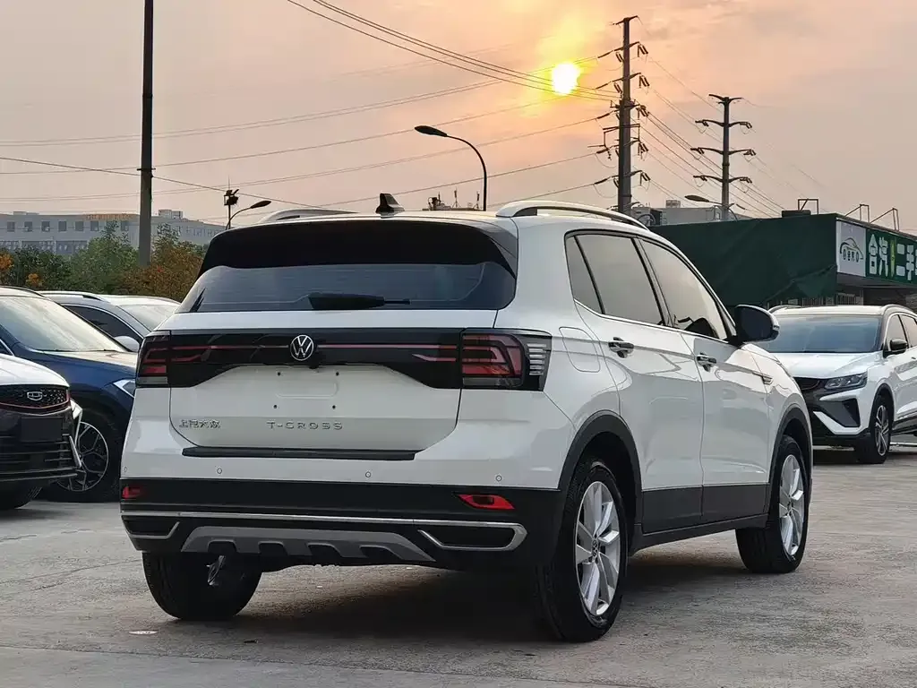 Volkswagen T-Cross — фото 9