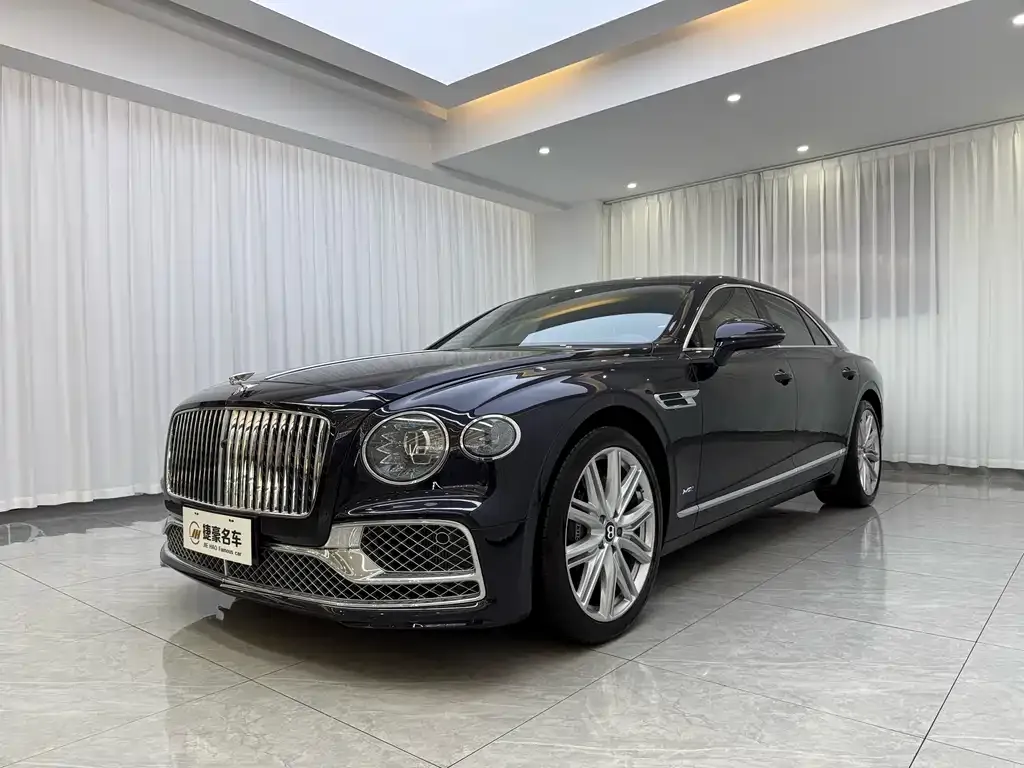 Bentley Flying Spur — фото 1