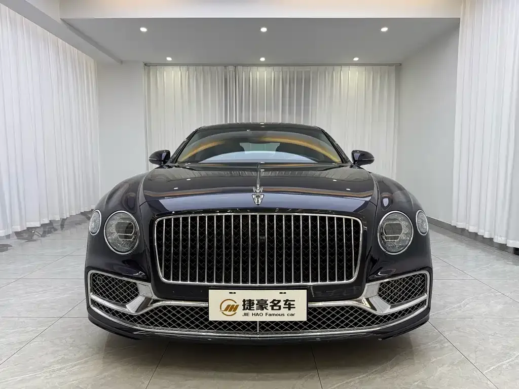 Bentley Flying Spur — фото 2