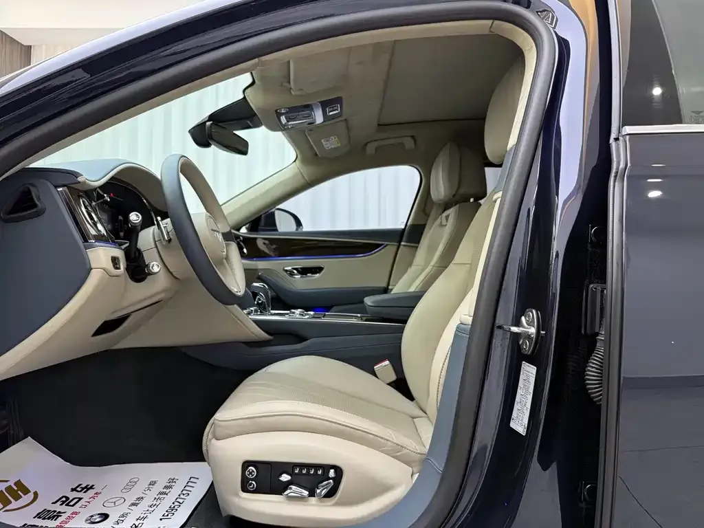 Bentley Flying Spur — фото 4