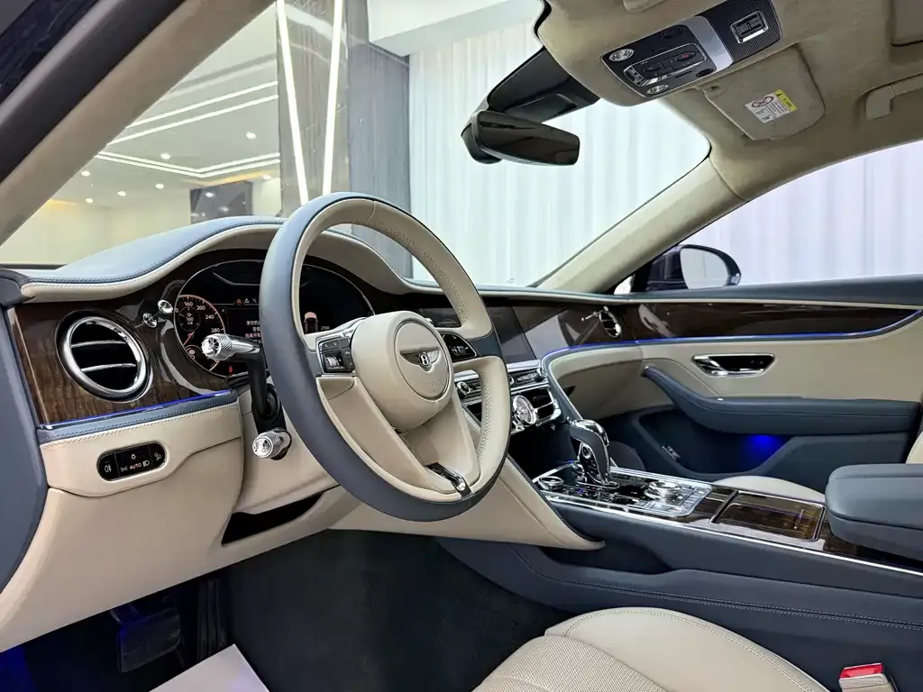 Bentley Flying Spur — фото 5