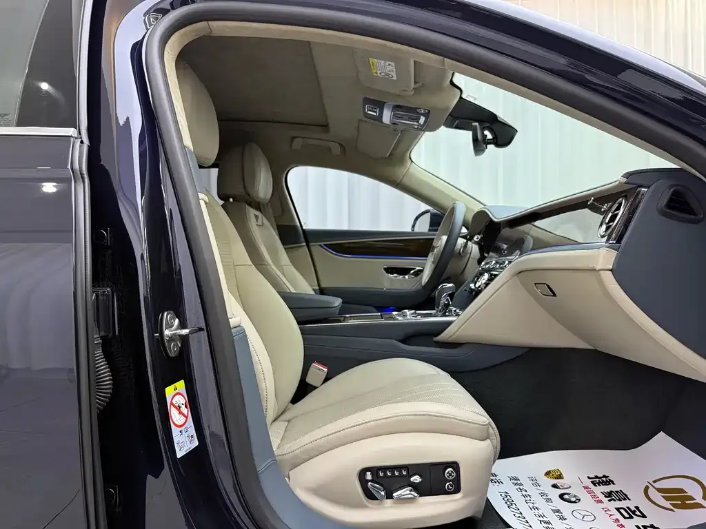 Bentley Flying Spur — фото 7