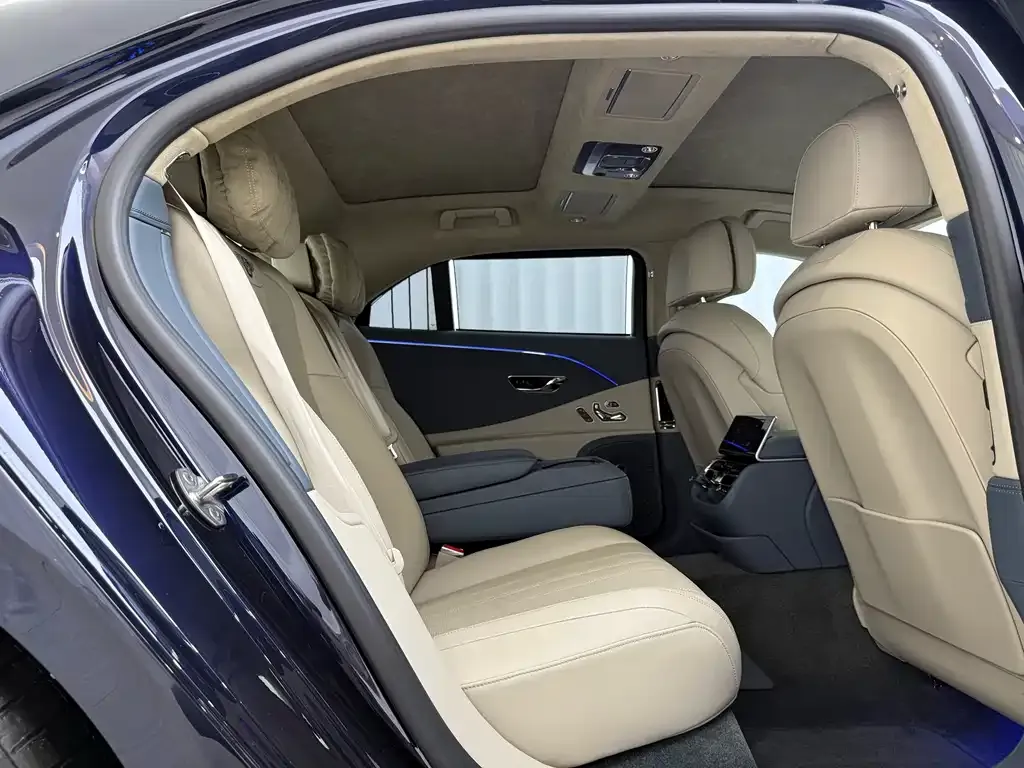 Bentley Flying Spur — фото 9