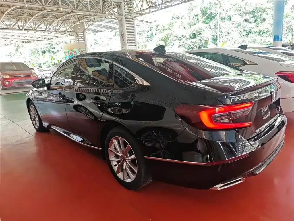 Honda Accord — фото 5