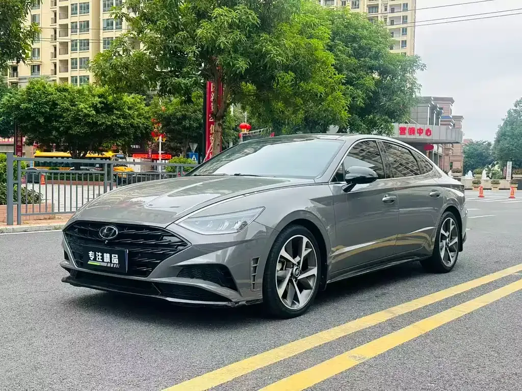 Hyundai Sonata — фото 1