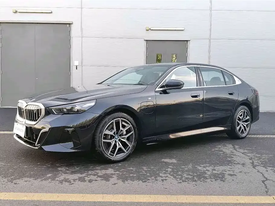 BMW i5 — фото 1