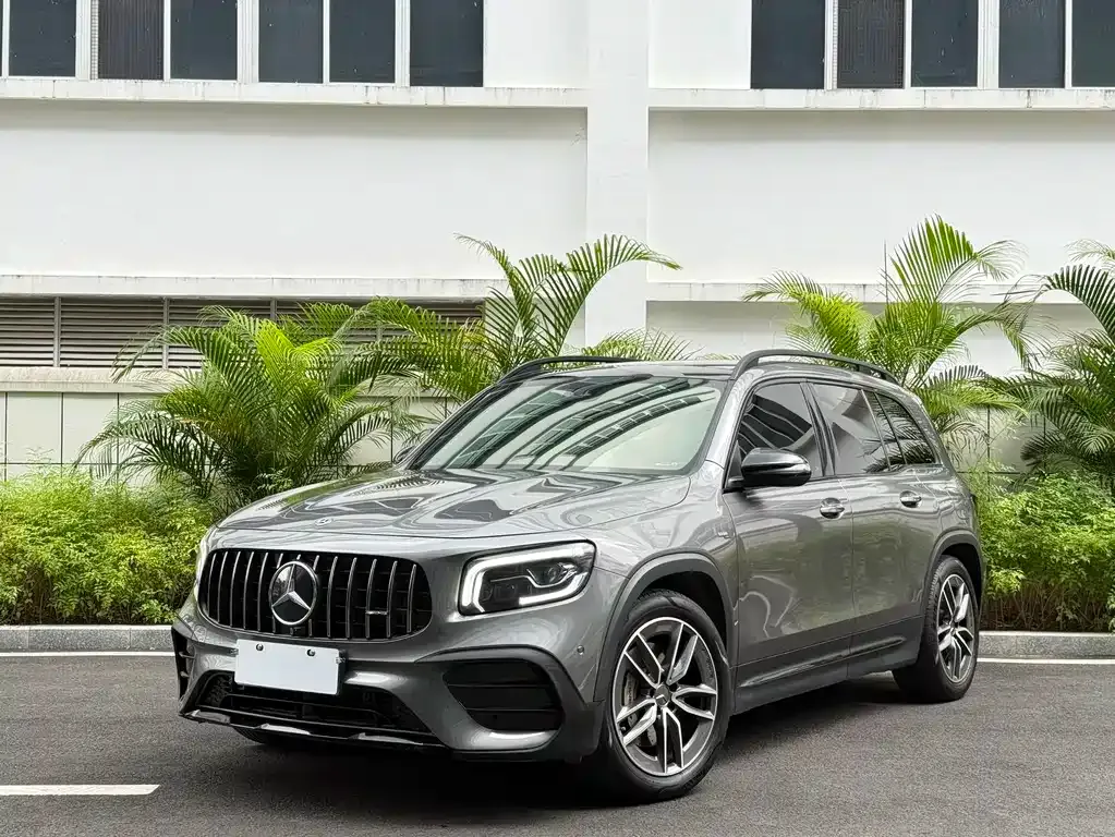 Mercedes-Benz GLB AMG — фото 1