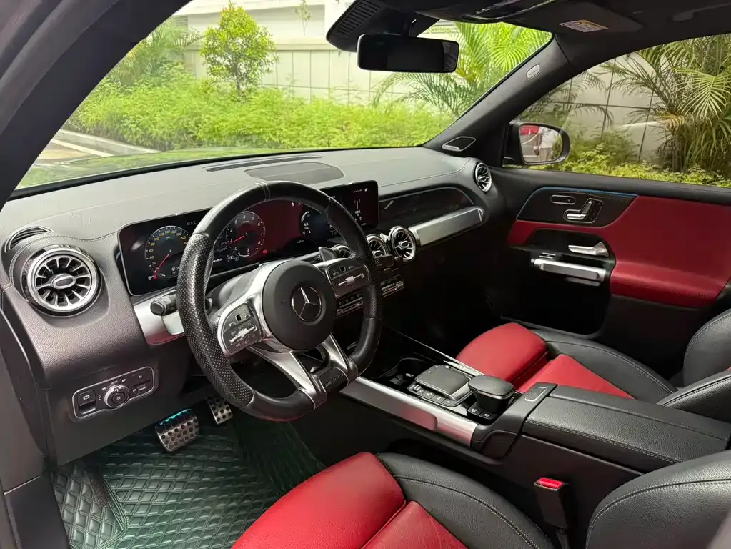 Mercedes-Benz GLB AMG — фото 10