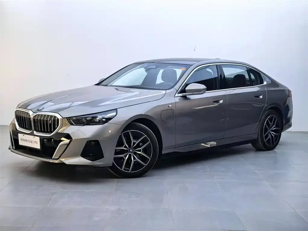BMW i5 — фото 1