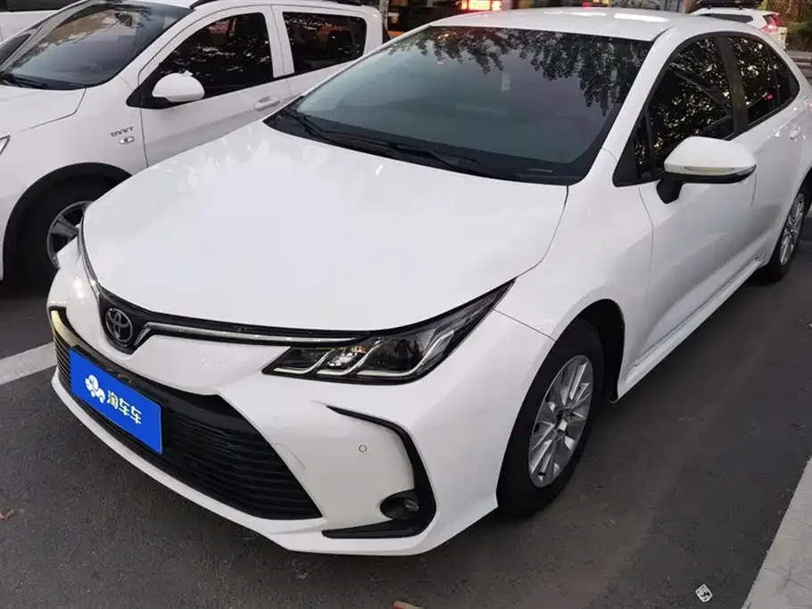 Toyota Corolla — фото 1