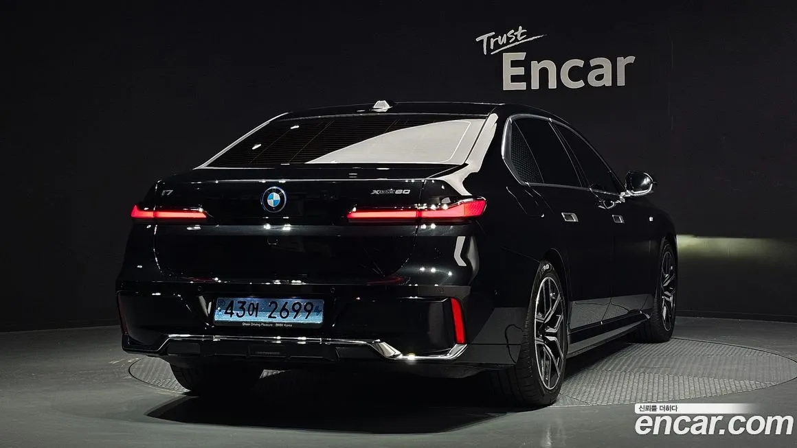 BMW i7 — фото 3