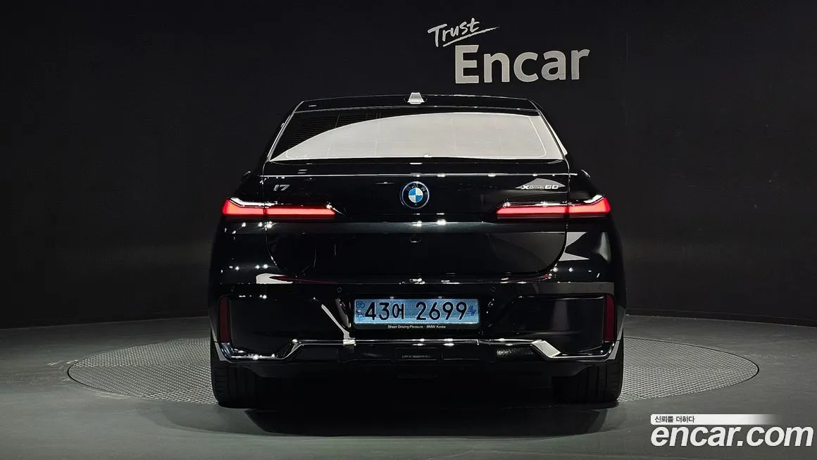 BMW i7 — фото 4