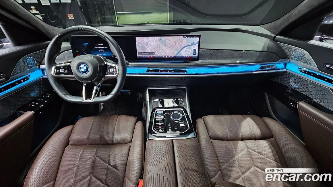 BMW i7 — фото 7