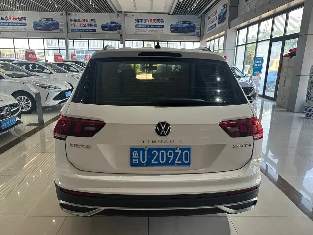 Volkswagen Tiguan L — фото 5