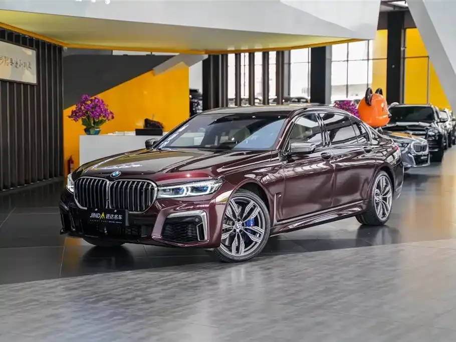 BMW 7 Series — фото 1