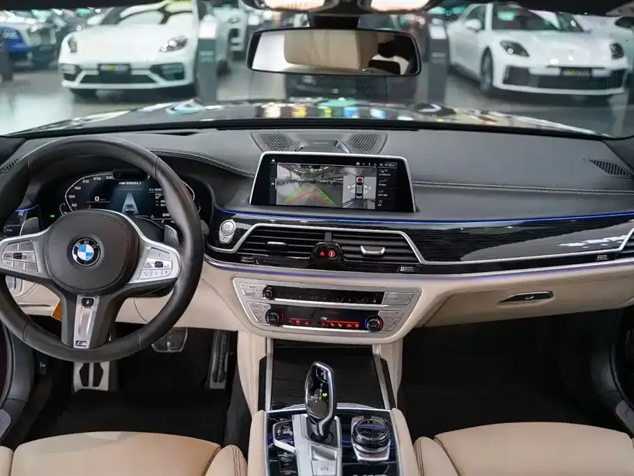 BMW 7 Series — фото 2
