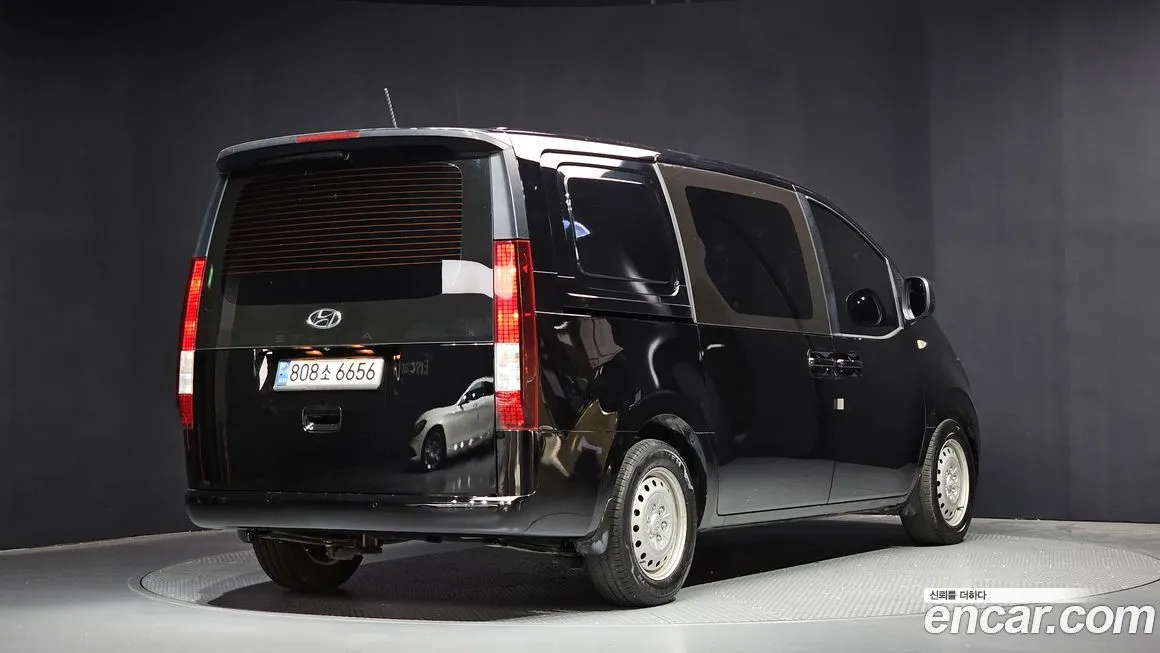 Hyundai Staria — фото 2