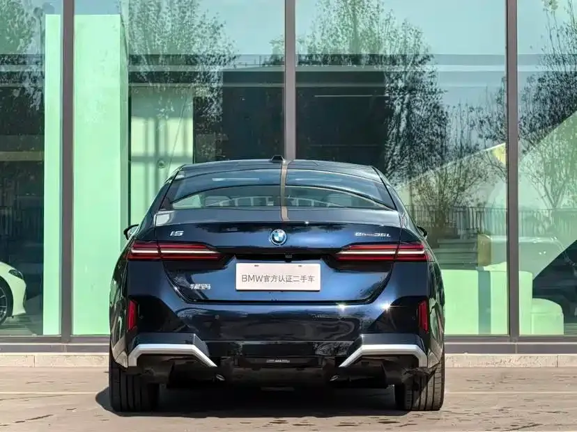 BMW i5 — фото 6