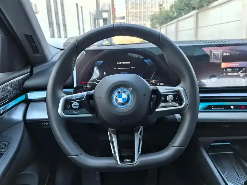 BMW i5 — фото 7