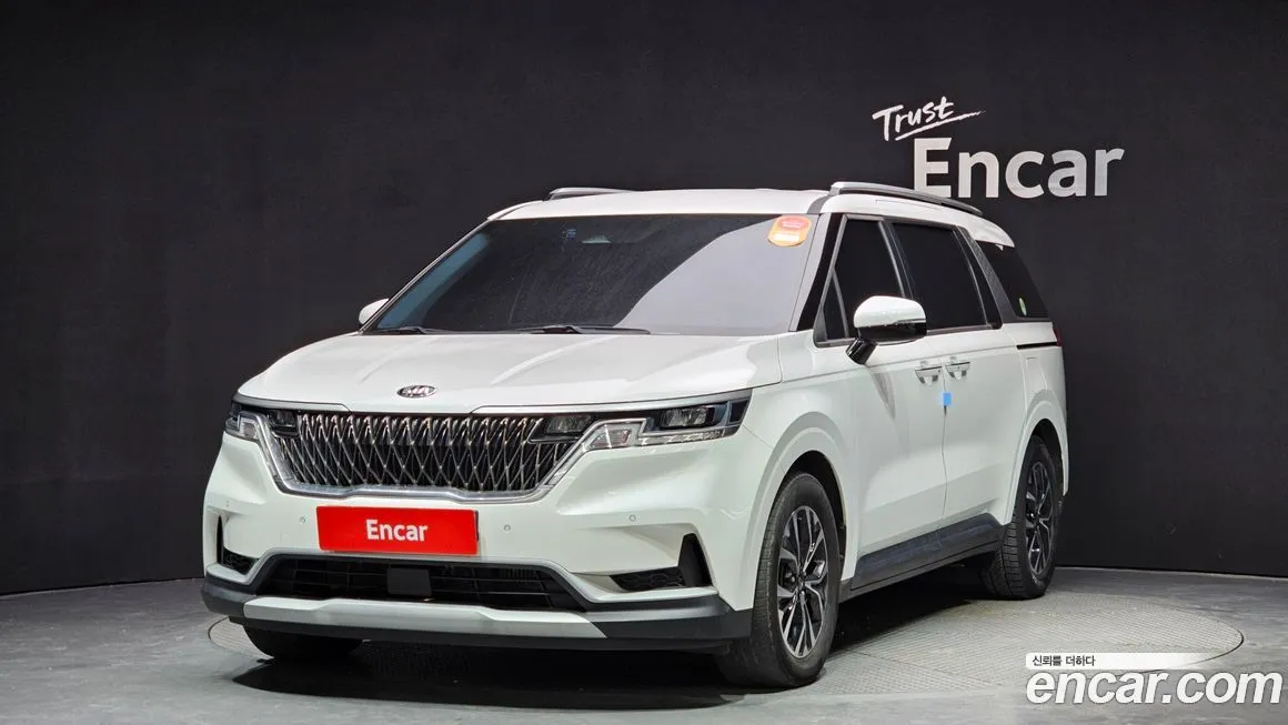 Kia Carnival — фото 1