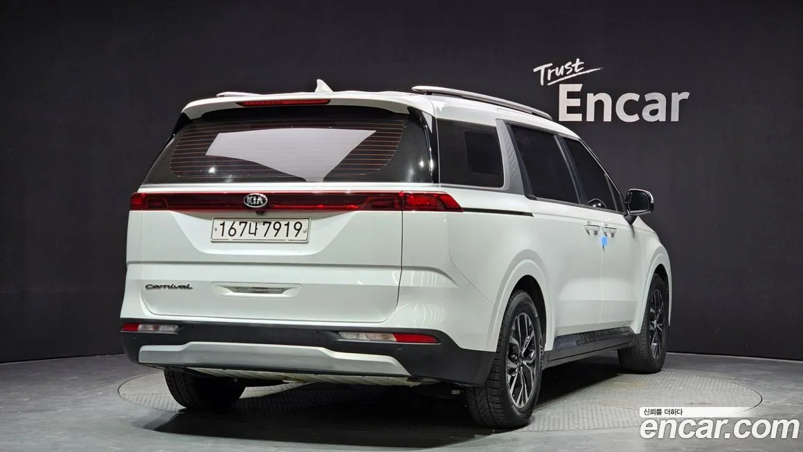 Kia Carnival — фото 2