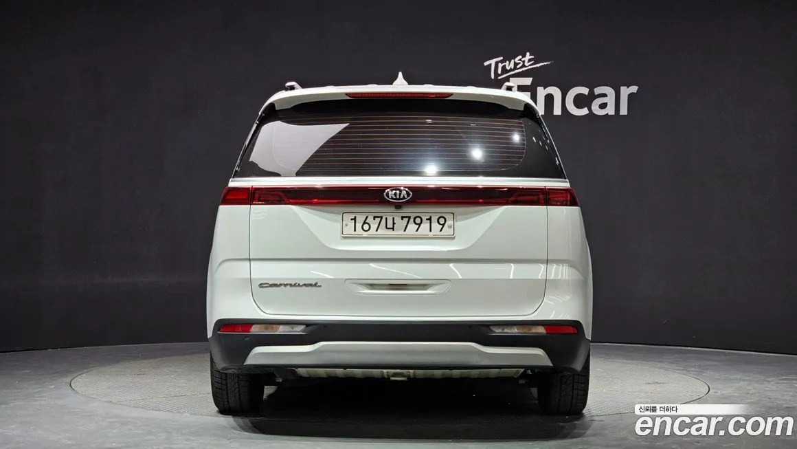 Kia Carnival — фото 4