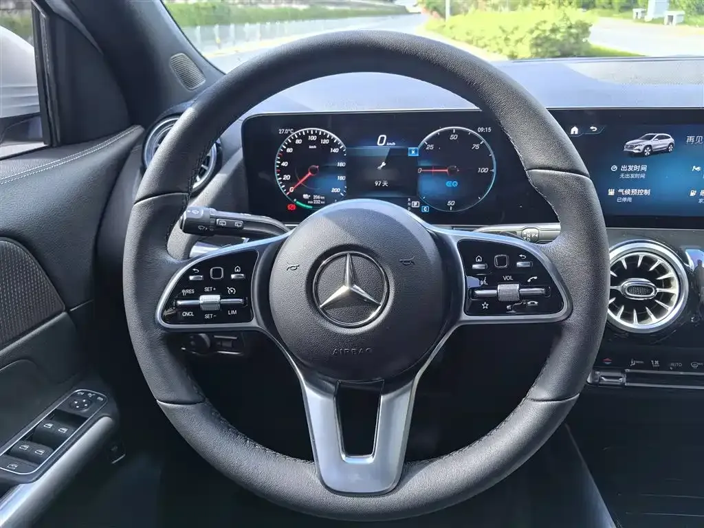 Mercedes-Benz EQA — фото 7