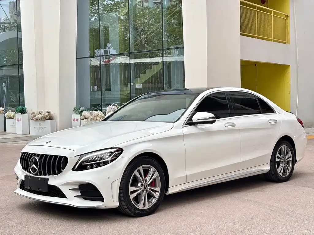 Mercedes-Benz C-Class — фото 1