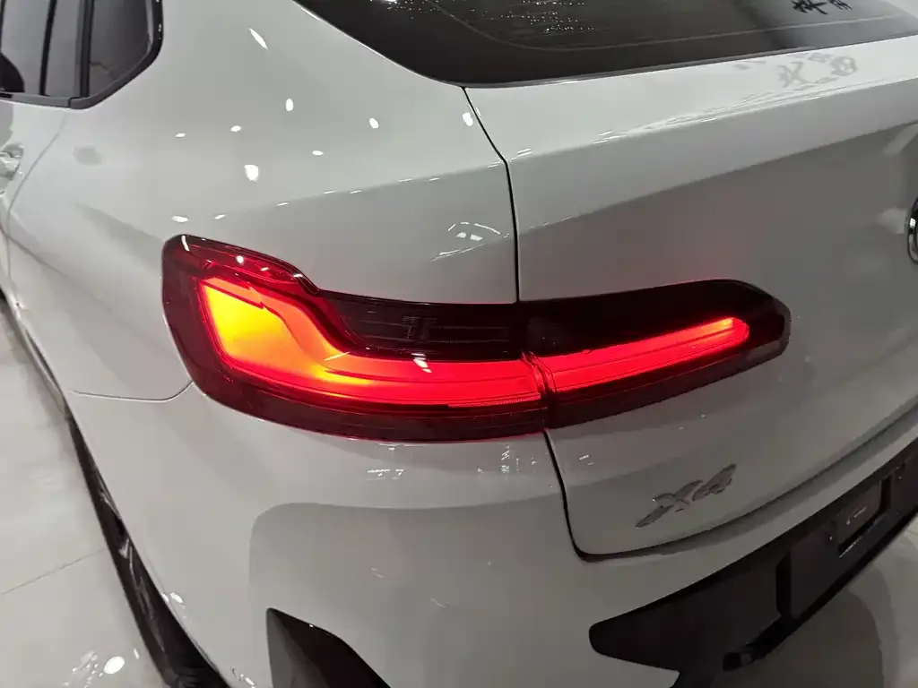 BMW X4 — фото 10