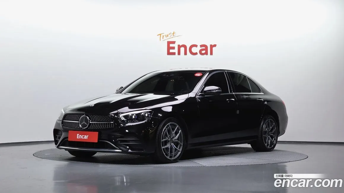 Mercedes-Benz E-Class — фото 1