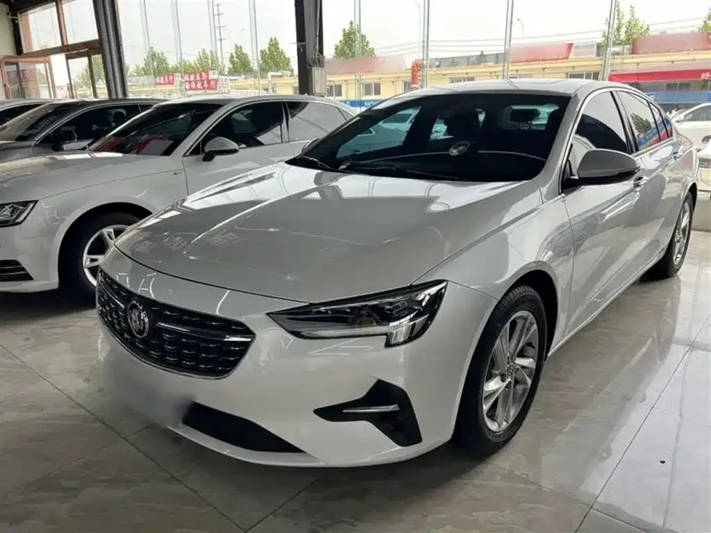 Buick Regal — фото 1
