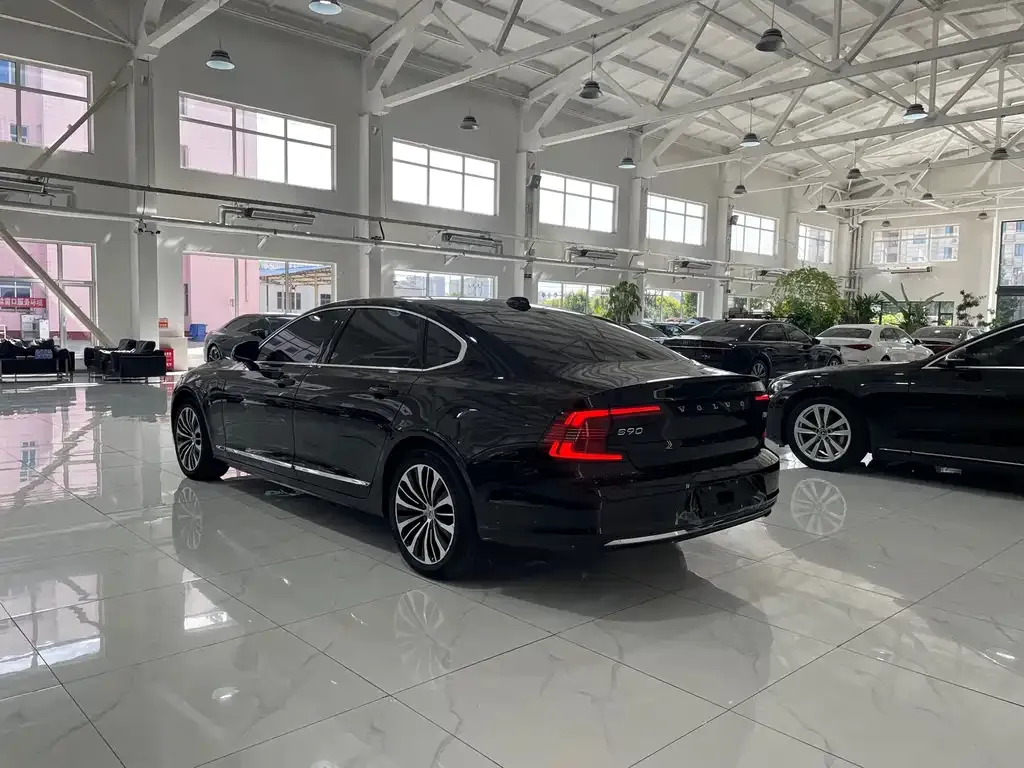 Volvo S90 PHEV — фото 4