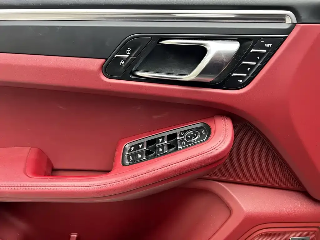 Porsche Macan — фото 6