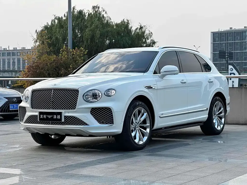 Bentley Bentayga — фото 1