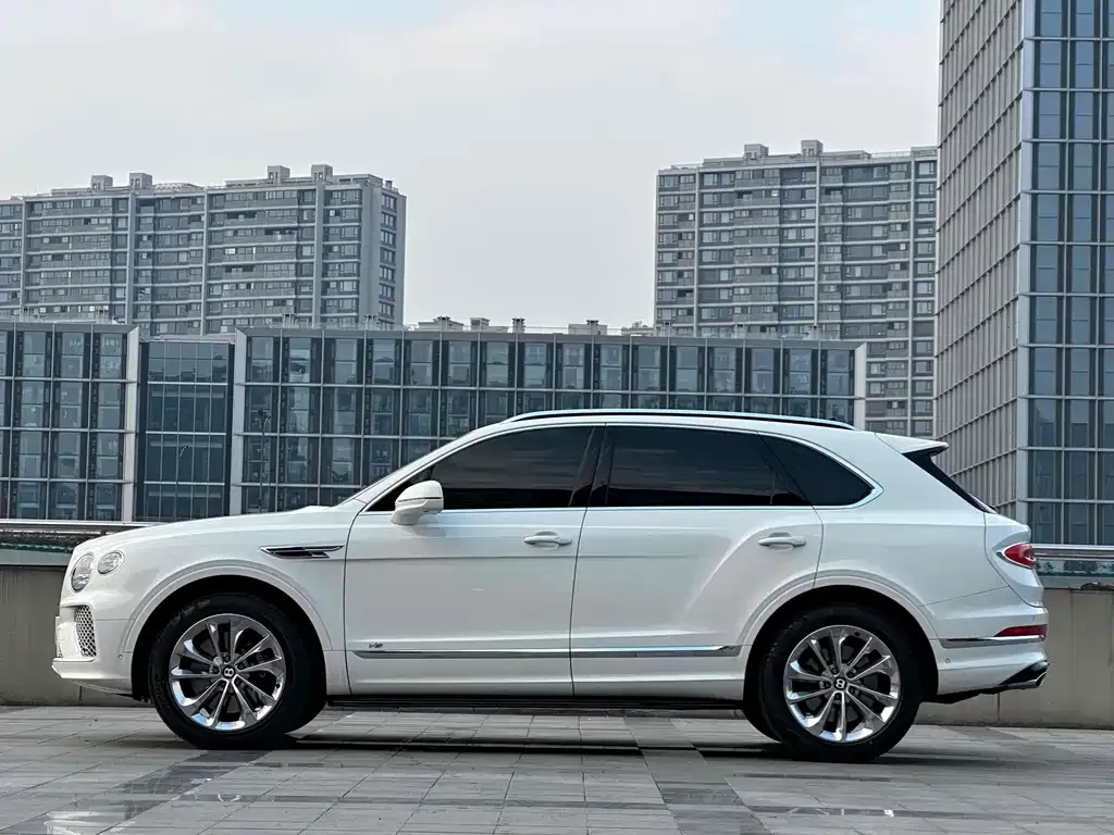 Bentley Bentayga — фото 4