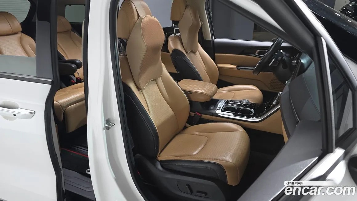 Kia Carnival — фото 10