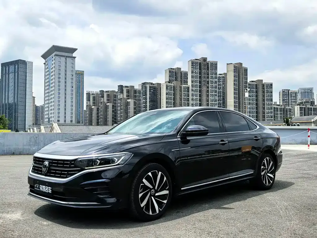Volkswagen Passat — фото 1