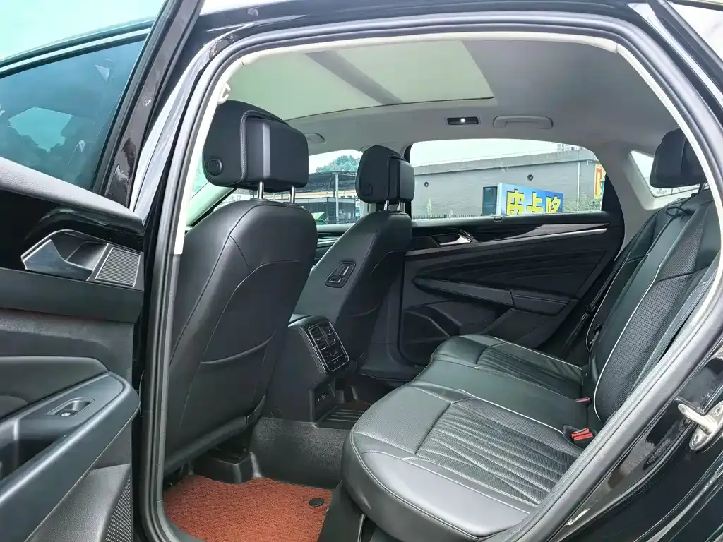 Volkswagen Passat — фото 7
