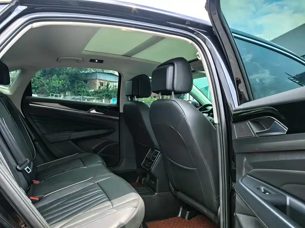 Volkswagen Passat — фото 8
