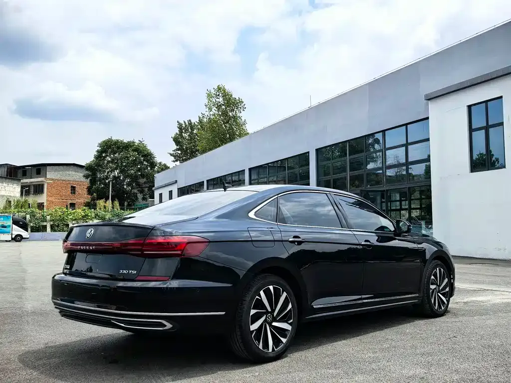 Volkswagen Passat — фото 9