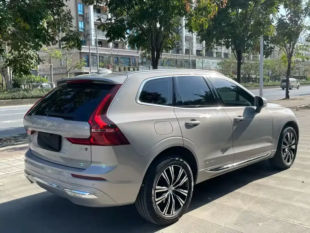 Volvo XC60 — фото 9