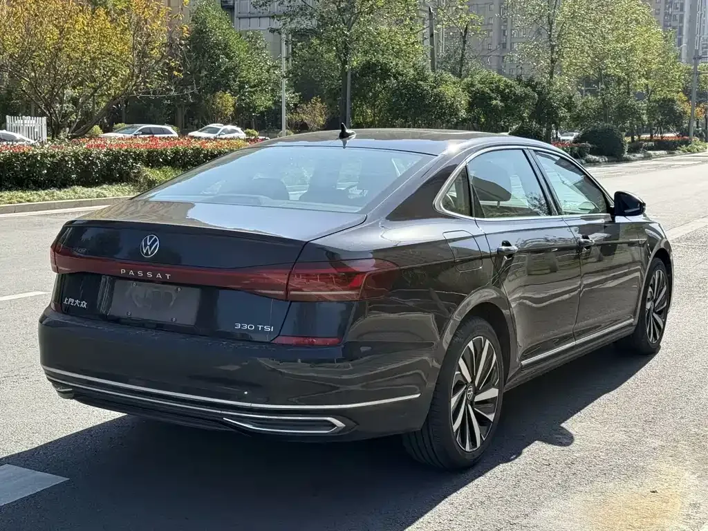 Volkswagen Passat — фото 4