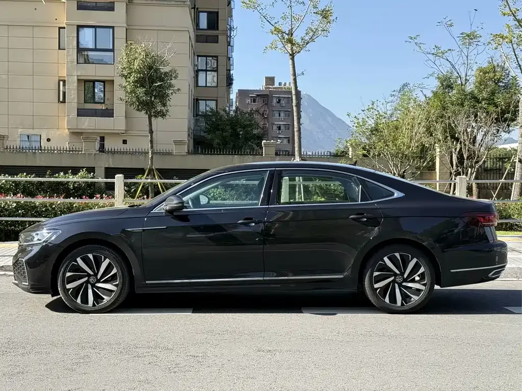 Volkswagen Passat — фото 7